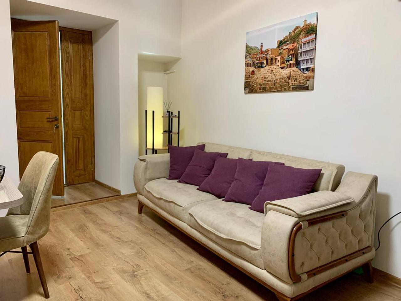 3-room In Old